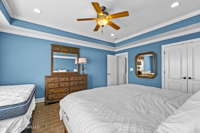 Prime waterfront home in Riverview situated on a rare double lot - photo 17
