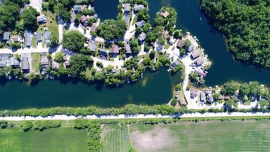 (private lake, pond, creek) Home For Sale in Wilmington Illinois