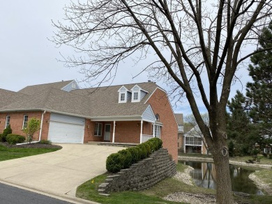 Lake Townhome/Townhouse For Sale in Mchenry, Illinois