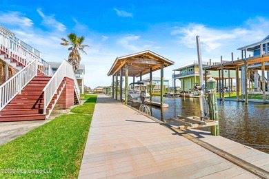 Prime waterfront home in Riverview situated on a rare double lot - photo 26