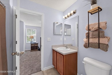 Welcome to this beautifully maintained 3-bedroom, 3-bathroom - photo 26