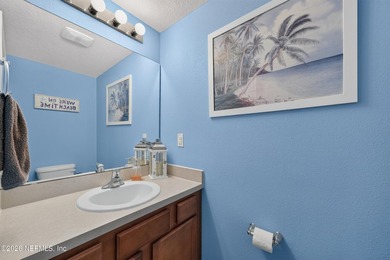 Welcome to this beautifully maintained 3-bedroom, 3-bathroom - photo 29