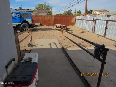 Nice 3 Bed 1 /12 Bath home Located in the lower valley. Corner