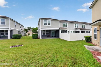 Welcome to this beautifully maintained 3-bedroom, 3-bathroom - photo 31