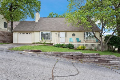 Grand Lake O the Cherokees Home For Sale in Grove Oklahoma