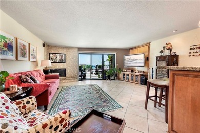 Spectacular Two-story home located 1 block from the beach. This - photo 3