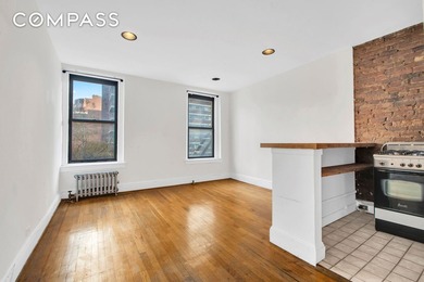 Kips Bay Gem! This bright one-bedroom co-op apartment is located - photo 3