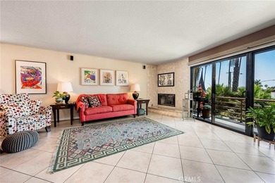 Spectacular Two-story home located 1 block from the beach. This - photo 4