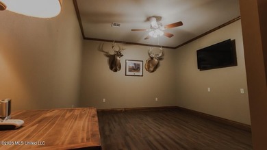 Welcome to Paradise Whitetails, an extraordinary 958+/- acre - photo 6
