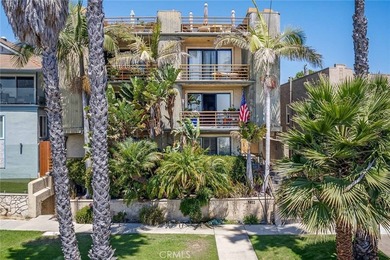 Spectacular Two-story home located 1 block from the beach. This - photo 6