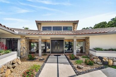Originally designed with remarkable architectural character - photo 4