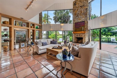 Originally designed with remarkable architectural character - photo 7