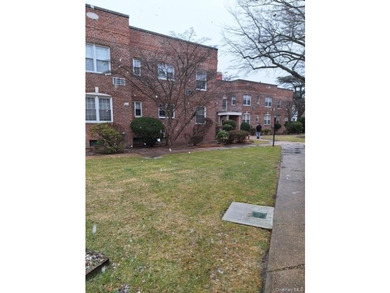 Very nice two bedroom, one bath apartment in co-op building - photo 3