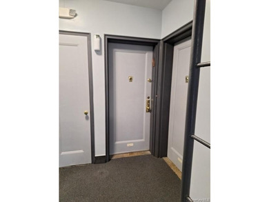 Very nice two bedroom, one bath apartment in co-op building - photo 4
