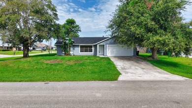 A 2026 roof, gorgeous quartz countertops in the kitchen, and - photo 1