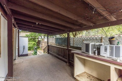 Beautifully remodeled and completely move in ready 3 bed, 2 bath - photo 31