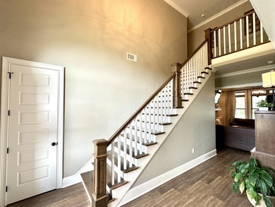 A rare find!! This 5br/4.5ba home spans over 4800sqft, nestled - photo 3