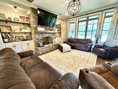 A rare find!! This 5br/4.5ba home spans over 4800sqft, nestled - photo 5