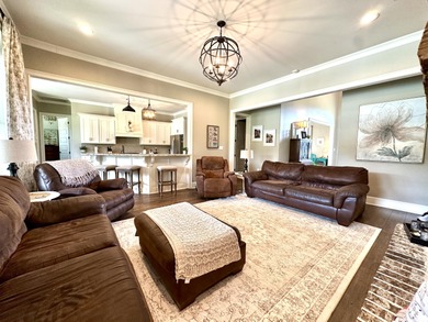 A rare find!! This 5br/4.5ba home spans over 4800sqft, nestled - photo 8