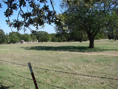 On 37 acres of pasture, with two ponds and mature trees - photo 14