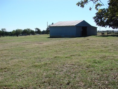 On 37 acres of pasture, with two ponds and mature trees - photo 15