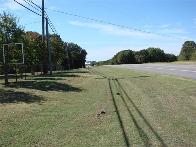 On 37 acres of pasture, with two ponds and mature trees - photo 32
