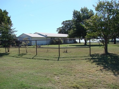 On 37 acres of pasture, with two ponds and mature trees - photo 33
