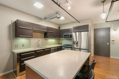 Just SNAP and you're in downtown Royal Oak! Nearly 1,800 square - photo 4