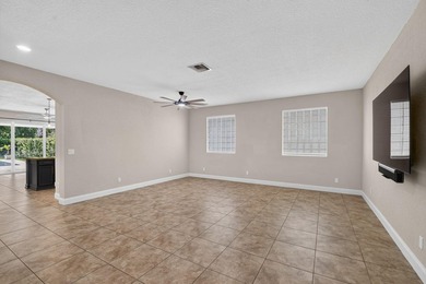 Discover the perfect blend of luxury, privacy, and - photo 8