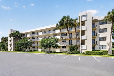 Second-floor 1-bedroom, 1.5-bath condo in The Palms of Deer - photo 1