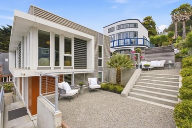 Just blocks from the ocean at Pedro Point, this stunning custom - photo 2