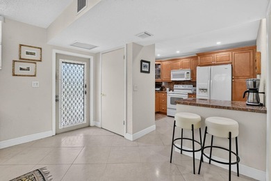 Second-floor 1-bedroom, 1.5-bath condo in The Palms of Deer - photo 3