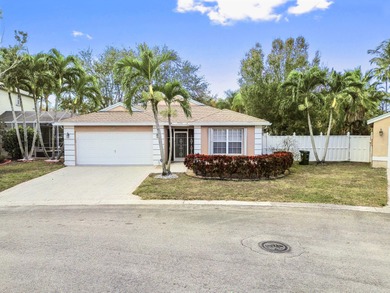 (private lake, pond, coastal) Home For Sale in Greenacres Florida