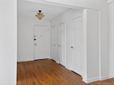 Welcome to this bright and spacious one-bedroom, one-bathroom - photo 2