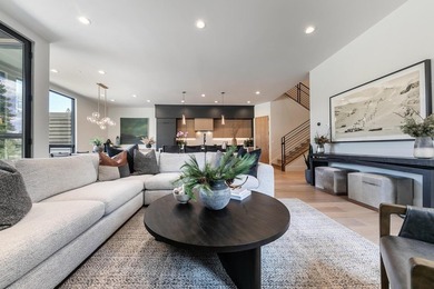 Step into luxury living with this stunning 4-bedroom, 3.5-bath - photo 7
