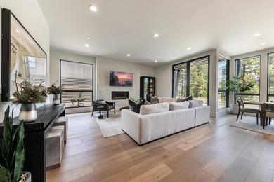 Step into luxury living with this stunning 4-bedroom, 3.5-bath - photo 9