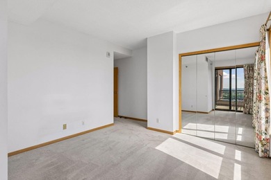 Perched on the 38th floor of Airye Tower, this spacious - photo 22