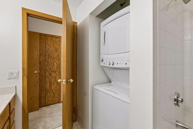 Perched on the 38th floor of Airye Tower, this spacious - photo 29