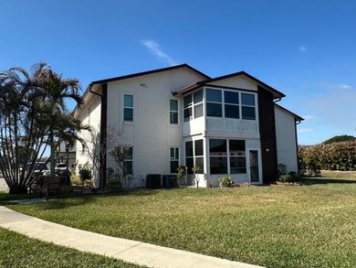 Welcome to the Twin Lakes South Condos in Stuart. This active - photo 1
