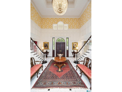 8.5 acre estate w/impeccable Georgian architecture set within a - photo 8