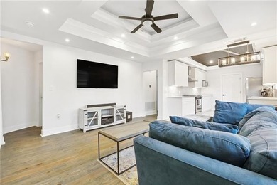 A GEM in Gentilly! Modern 3 bedroom 2 bathroom recent renovation - photo 2
