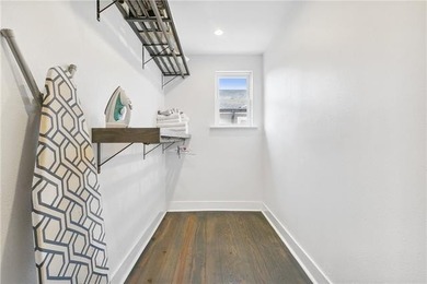 A GEM in Gentilly! Modern 3 bedroom 2 bathroom recent renovation - photo 9