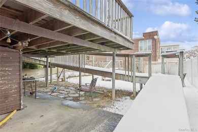 Charming Detached Home with Expansion Potential in Country Club - photo 3