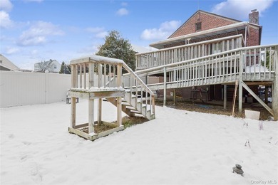 Charming Detached Home with Expansion Potential in Country Club - photo 6