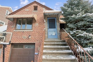 Charming Detached Home with Expansion Potential in Country Club - photo 8