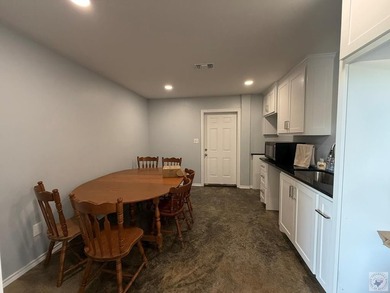 Rare opportunity to own a truly unique, immaculate shop property - photo 12