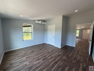 Rare opportunity to own a truly unique, immaculate shop property - photo 16