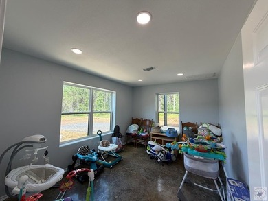 Rare opportunity to own a truly unique, immaculate shop property - photo 18