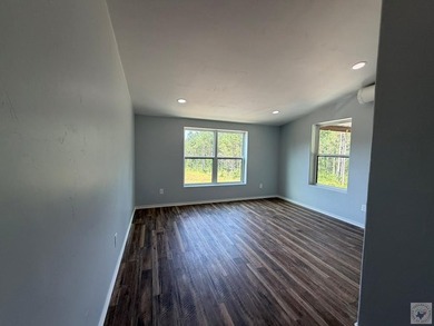Rare opportunity to own a truly unique, immaculate shop property - photo 19