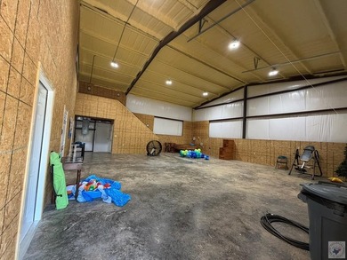 Rare opportunity to own a truly unique, immaculate shop property - photo 20